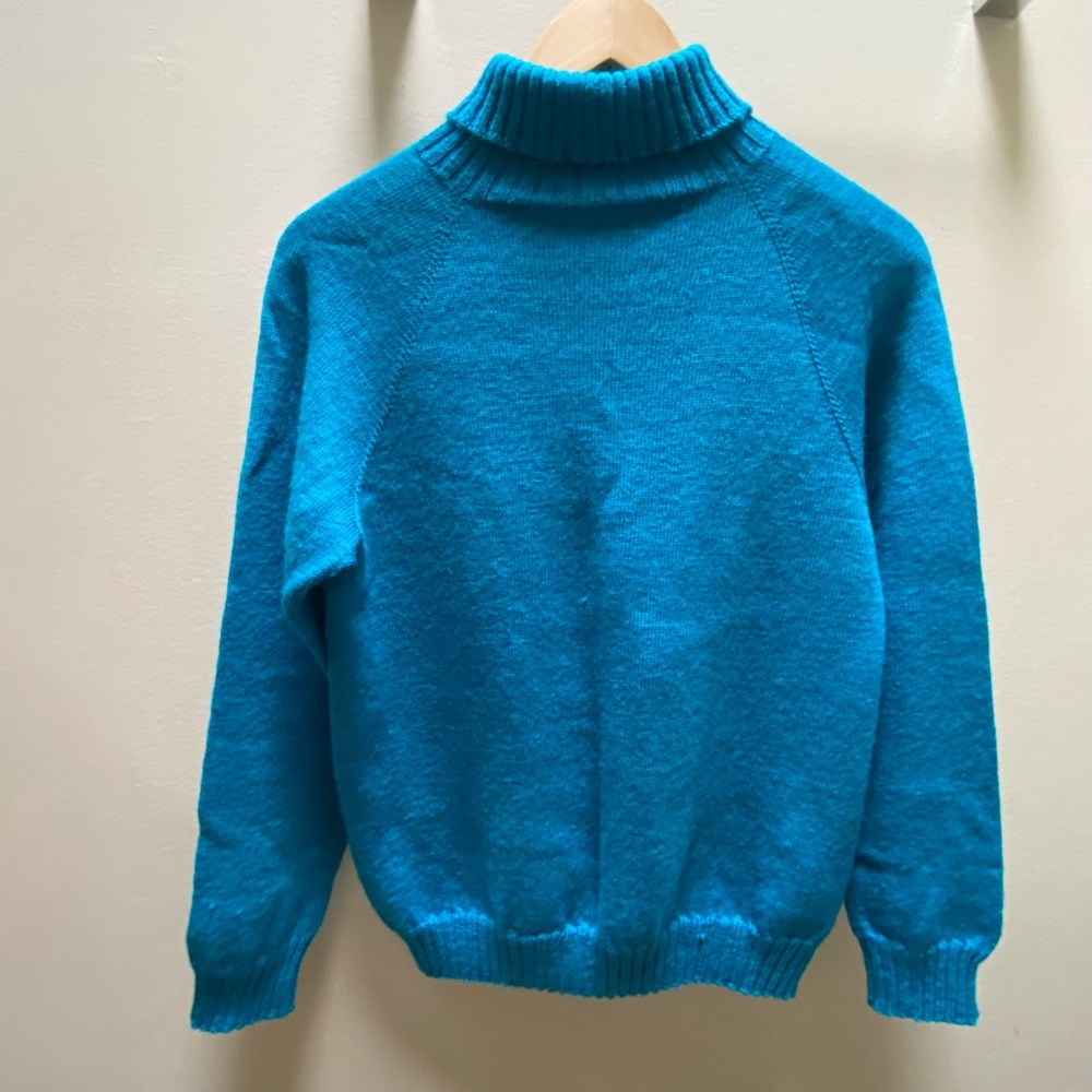 Hand-knit 100% Wool Turtleneck Sweater Women Blue Size S (New No Tag)